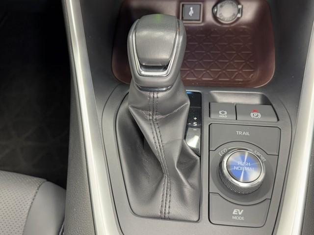 RAV4 ハイブリッドG 衝突被害軽減装置 ドライブレコーダ ワンオーナ- バックモニター 整備記録簿 地デジTV LEDヘッドライト スマキー 電動シ-ト AWD TVナビ パワステ 横滑り防止装置 クルコン AAC AW(10枚目)