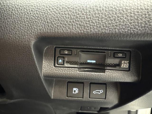 クラウンスポーツ Z ムーンルーフ AWD フルセグテレビ 1オーナー ETC車載器 TVナビ クルコン 横滑り防止装置 エアバッグ 本革 AC100V ミュージックプレイヤー接続可 メモリナビ ドラレコ 寒冷地仕様(8枚目)