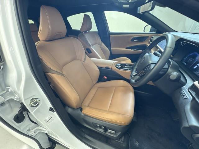 クラウンスポーツ Z ムーンルーフ AWD フルセグテレビ 1オーナー ETC車載器 TVナビ クルコン 横滑り防止装置 エアバッグ 本革 AC100V ミュージックプレイヤー接続可 メモリナビ ドラレコ 寒冷地仕様(10枚目)