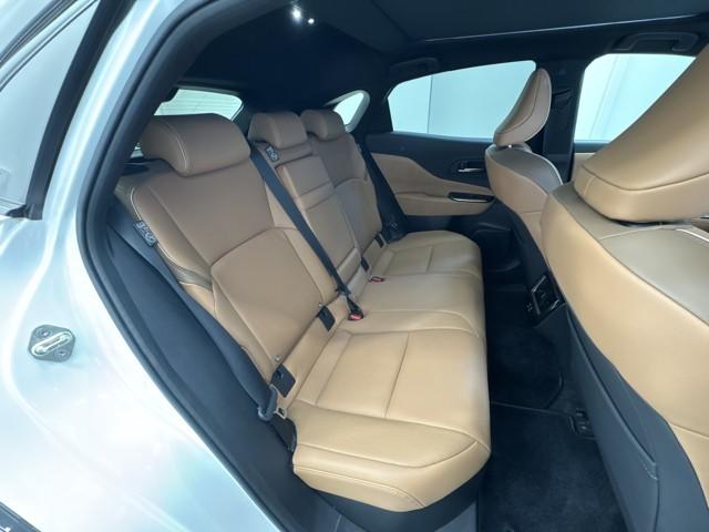 クラウンスポーツ Z ムーンルーフ AWD フルセグテレビ 1オーナー ETC車載器 TVナビ クルコン 横滑り防止装置 エアバッグ 本革 AC100V ミュージックプレイヤー接続可 メモリナビ ドラレコ 寒冷地仕様(11枚目)