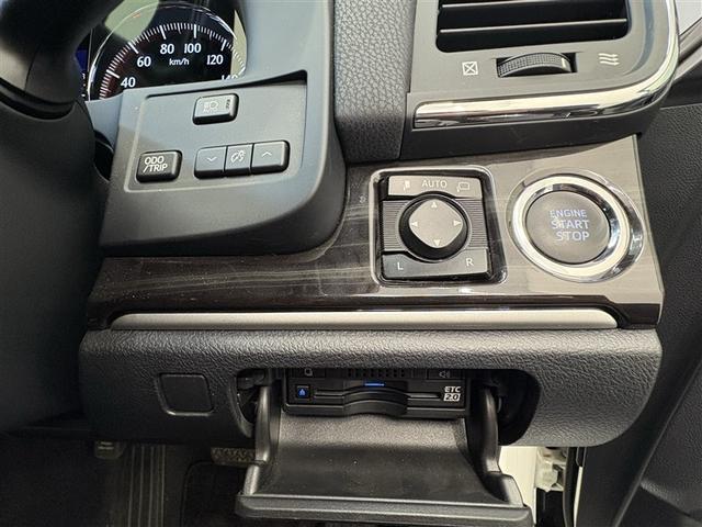 クラウン アスリートS-T Bモニター フルセグ地デジTV オートクルーズ オートエアコン パワーシート TVナビ LEDライト ETC付 パワステ ABS ミュージックプレイヤー接続可 キーレス アルミ 盗難防止システム 本革(8枚目)