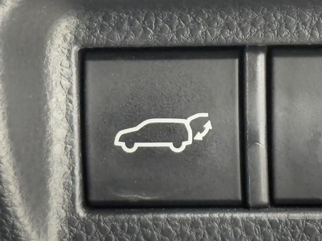 ハリアーハイブリッド Z レザーパッケージ ナビTV LEDライト 本革 エアコン 横滑り防止 ドラレコ付 クルーズコントロール Pシート メディアプレイヤー接続 キーレスエントリー フルセグテレビ アイドリングストップ アルミ 1オーナー(18枚目)