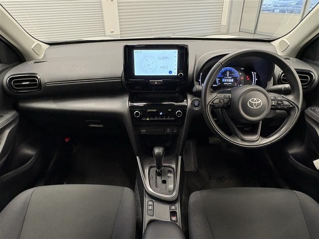 ヤリスクロス Ｇ　ＥＴＣ装備　リヤカメラ　スマートエントリー　イモビライザー　オートエアコン　アルミホイール　キーレス　パワーウィンドウ　クルコン　ＡＢＳ　ドライブレコーダー　エアバッグ　パワーステアリング（7枚目）