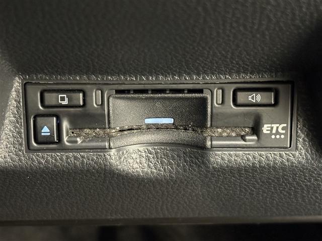 ヤリスクロス Ｇ　ＥＴＣ装備　リヤカメラ　スマートエントリー　イモビライザー　オートエアコン　アルミホイール　キーレス　パワーウィンドウ　クルコン　ＡＢＳ　ドライブレコーダー　エアバッグ　パワーステアリング（8枚目）
