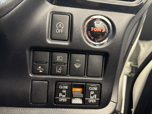 ヴォクシー ZS 煌III 盗難防止装置 1オナ アイドリングSTOP 記録簿 キーレス Wエアコン オートクルーズコントロール ドライブレコーダー 助手席エアバッグ バックモニター LEDライト エアバッグ 地デジTV ETC(9枚目)