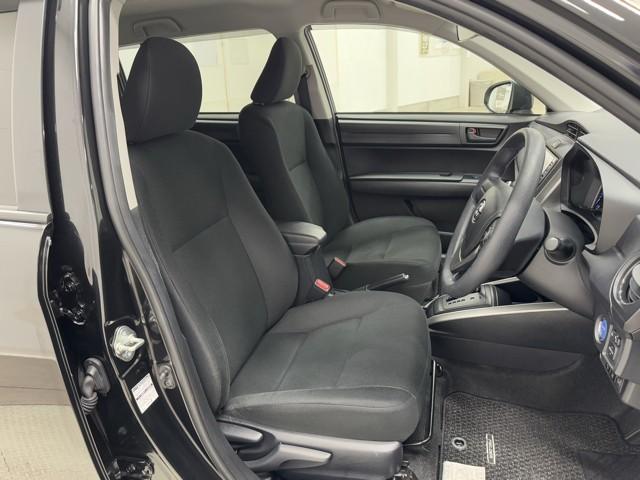 カローラフィールダー ハイブリッド　ＥＸ　衝突軽減　サイドエアバック　Ｂモニター　ドラレコ　アイドリングストップ　ワンセグ　オートエアコン　横滑り防止装置　ナビＴＶ　ＥＴＣ　キーレス　メモリーナビ　記録簿　ＡＢＳ　パワステ　エアバッグ　ＡＵＸ（15枚目）