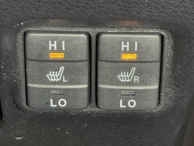 ノア ハイブリッドＳｉ　ダブルバイビーＩＩ　Ｂカメラ　横滑り防止装置　記録簿有　ＬＥＤ　地デジ　ドラレコ　ミュージックプレイヤー接続可　オートクルーズ　ＤＶＤ再生可　メモリナビ　フルフラット　エアバッグ　ＥＴＣ　ナビ＆ＴＶ　３列シート　ＡＢＳ（15枚目）