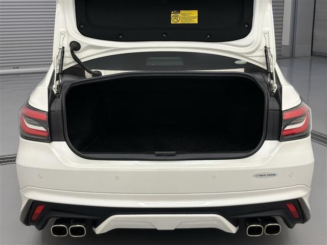 クラウンハイブリッド ＲＳアドバンス　地デジ　衝突被害軽減装置　エアロ　黒革シート　ＬＥＤヘットライト　後カメラ　クルコン　ＡＣ　Ｐシート　エアバッグ　ナビＴＶ　セキュリティーアラーム　１００Ｖ充電　キーフリー　スマートキ　メモリナビ（12枚目）