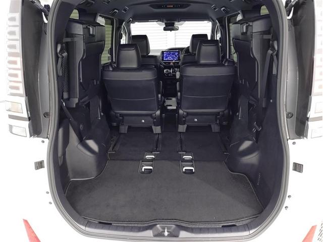 ヴォクシー ＺＳ　煌ＩＩＩ　プリクラッシュ　寒冷地仕様　スマートキ　アイスト　ＤＶＤ再生機能　記録簿付き　横滑り防止装置　ナビＴＶ　アルミ　三列シート　ＷＡＣ　盗難防止　オートエアコン　キーレス　ＥＴＣ装備　パワステ　メモリナビ（12枚目）