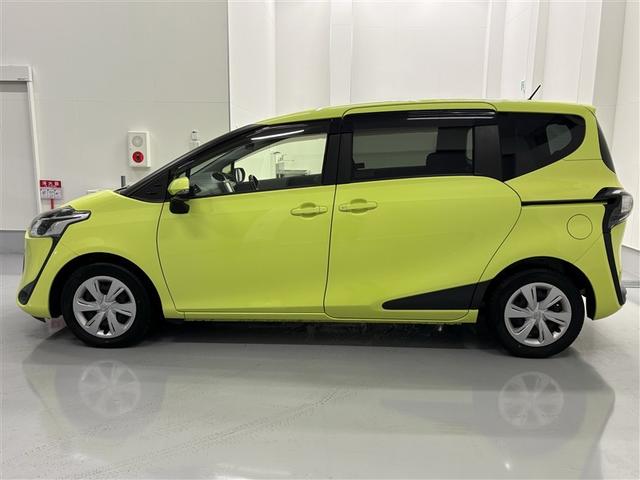 シエンタ Ｇ　ナビ・ＴＶ　スマートキープッシュスタート　アイドリングＳ　リアカメラ　ワンセグテレビ　フルオートエアコン　パワーウィンド　運転席エアバック　パワステ　キーフリーシステム　メディアプレイヤー接続　ＡＢＳ（6枚目）