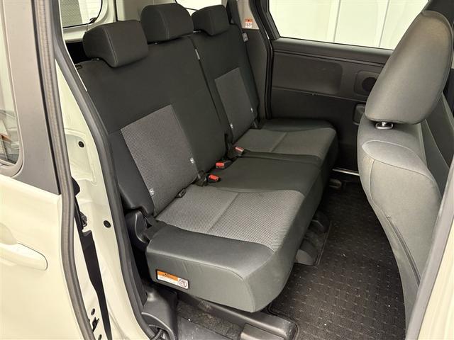 シエンタ ハイブリッドＸ　盗難防止　横滑り防止装置付　衝突軽減ブレーキ　スマキー　Ｂカメラ　メモリーナビ　ドライブレコーダー　ＥＴＣ　アイドリングストップ　ＡＢＳ　ワンオーナー　記録簿　ミュージックプレイヤー接続可　クルコン（11枚目）