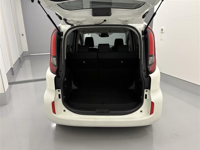 シエンタ ハイブリッドＸ　盗難防止　横滑り防止装置付　衝突軽減ブレーキ　スマキー　Ｂカメラ　メモリーナビ　ドライブレコーダー　ＥＴＣ　アイドリングストップ　ＡＢＳ　ワンオーナー　記録簿　ミュージックプレイヤー接続可　クルコン（12枚目）