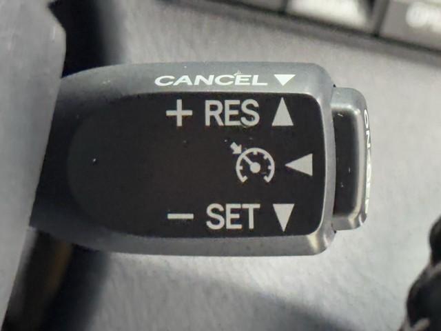 シエンタ ハイブリッド　Ｇ　セーフティーエディション　衝突軽減ブレーキ　スマキー　ＬＥＤヘッドライト　フルセグＴＶ　イモビライザー　１オーナー　クルーズコントロール　ウォークスルー　ＡＵＸ　記録簿有　バックモニター　エアバッグ　横滑り防止装置　ナビ・ＴＶ（11枚目）