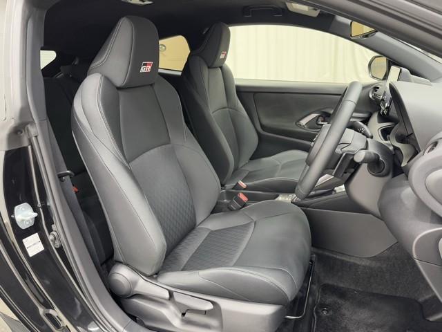 GRヤリス RS エアロ スマートキ ナビ&TV 助手席エアバッグ ETC付 サイドエアバッグ バックカメラ LEDヘッドライ 横滑り防止機能 ミュージックプレイヤー接続可 ドライブレコーダー フルセグ キーレス(14枚目)