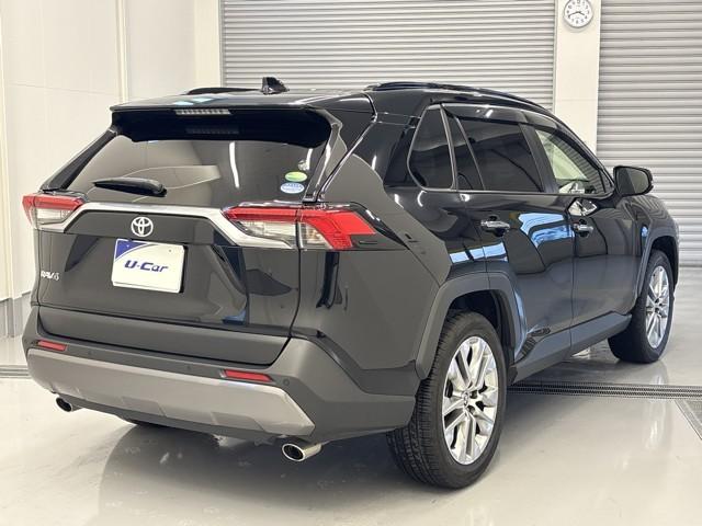 ＲＡＶ４ Ｇ　Ｚパッケージ　インテリジェントクリアランスソナー　整備記録簿　ＡＷＤ　ＬＥＤライト　アルミホイル　オートクルーズ　横滑り防止装置　バックガイドモニター　盗難防止装置　デュアルエアバッグ　メモリナビ　キーレス　ＡＢＳ（6枚目）