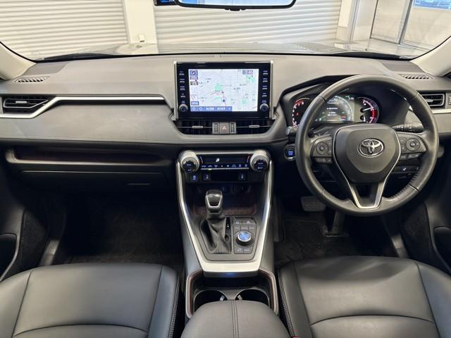 ＲＡＶ４ Ｇ　Ｚパッケージ　インテリジェントクリアランスソナー　整備記録簿　ＡＷＤ　ＬＥＤライト　アルミホイル　オートクルーズ　横滑り防止装置　バックガイドモニター　盗難防止装置　デュアルエアバッグ　メモリナビ　キーレス　ＡＢＳ（7枚目）