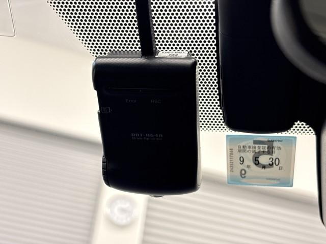 プリウス S DVD視聴可能 LEDヘット 地デジテレビ 盗難防止システム スマキー 100V電源 AC ナビ&TV ドライブレコーダー メディアプレイヤー接続 横滑り防止システム バックガイドモニター ABS(8枚目)