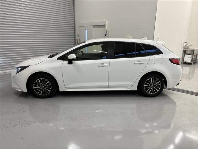 カローラツーリング ハイブリッド　Ｇ　エアバッグ　ＡＢＳ　ワンオーナー　記録簿　盗難防止装置　衝突被害軽減ブレーキ　オートクルーズコントロール　ＥＴＣ　地デジ　フルオートエアコン　バックカメラ　ＬＥＤ　メモリーナビ　スマートキー　キーレス（6枚目）