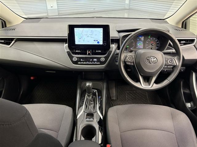 カローラツーリング ハイブリッド　Ｇ　エアバッグ　ＡＢＳ　ワンオーナー　記録簿　盗難防止装置　衝突被害軽減ブレーキ　オートクルーズコントロール　ＥＴＣ　地デジ　フルオートエアコン　バックカメラ　ＬＥＤ　メモリーナビ　スマートキー　キーレス（7枚目）