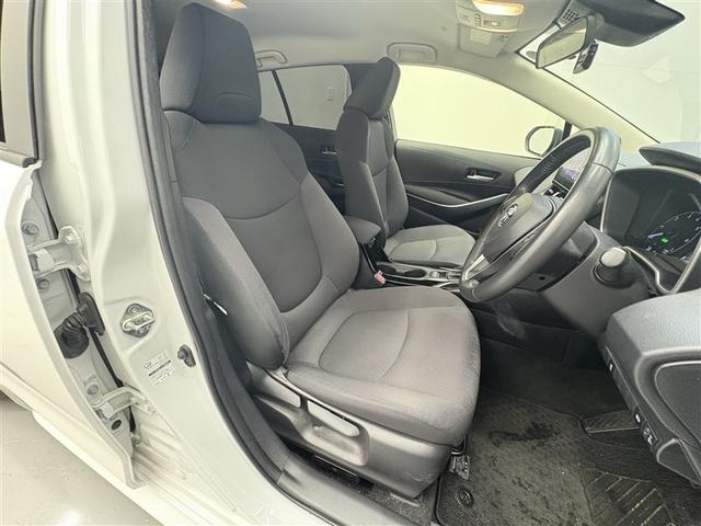 カローラツーリング ハイブリッド　Ｇ　エアバッグ　ＡＢＳ　ワンオーナー　記録簿　盗難防止装置　衝突被害軽減ブレーキ　オートクルーズコントロール　ＥＴＣ　地デジ　フルオートエアコン　バックカメラ　ＬＥＤ　メモリーナビ　スマートキー　キーレス（10枚目）