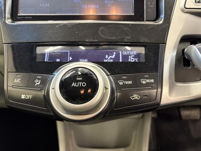 プリウスアルファ S スマキ- DVD視聴可 整備点検記録簿 リモコンキー 横滑り防止装置付き PW Bカメラ ナビ・TV サイドエアB AUX ETC車載器 ABS付き アルミホイール メモリーナビゲーション イモビ(9枚目)