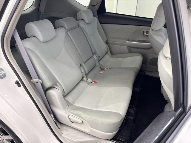 プリウスアルファ S スマキ- DVD視聴可 整備点検記録簿 リモコンキー 横滑り防止装置付き PW Bカメラ ナビ・TV サイドエアB AUX ETC車載器 ABS付き アルミホイール メモリーナビゲーション イモビ(11枚目)