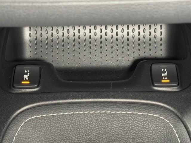 カローラスポーツ Ｇ　Ｚ　地デジＴＶ　ＥＳＣ　インテリキー　キーレス　Ｂカメ　衝突軽減Ｂ　オートクルーズコントロール　エアコン　エアロ　ハーフレザーシート　ＥＴＣ車載器　ＡＢＳ　ＬＥＤライト　メモリーナビ　エアバッグ　パワステ（13枚目）