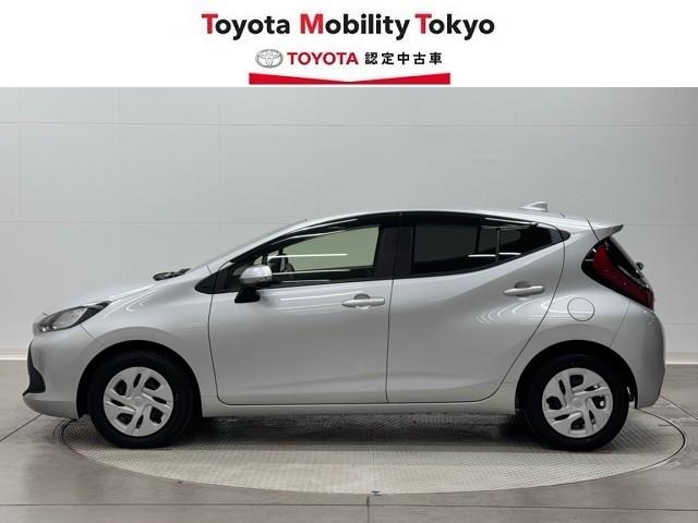 アクア X 踏み間違い防止 100V イモビ ドライブレコーダー ナビ 点検記録簿 LEDヘッドライト スマートキー 横滑り防止機能 キーレスエントリー オートクルーズ オートエアコン ETC カーテンエアバッグ(3枚目)