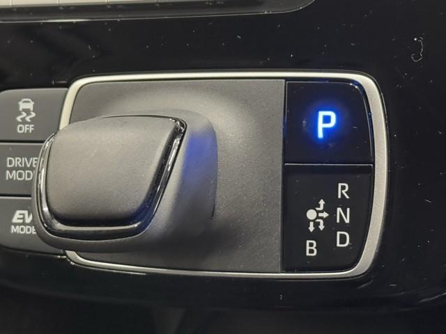 アクア X 踏み間違い防止 100V イモビ ドライブレコーダー ナビ 点検記録簿 LEDヘッドライト スマートキー 横滑り防止機能 キーレスエントリー オートクルーズ オートエアコン ETC カーテンエアバッグ(11枚目)