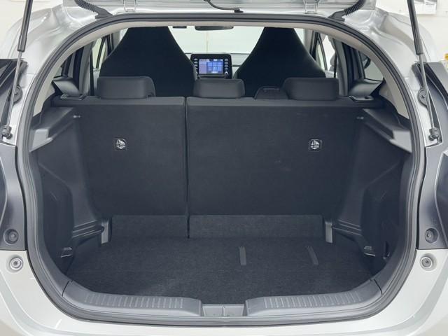 アクア X 踏み間違い防止 100V イモビ ドライブレコーダー ナビ 点検記録簿 LEDヘッドライト スマートキー 横滑り防止機能 キーレスエントリー オートクルーズ オートエアコン ETC カーテンエアバッグ(15枚目)