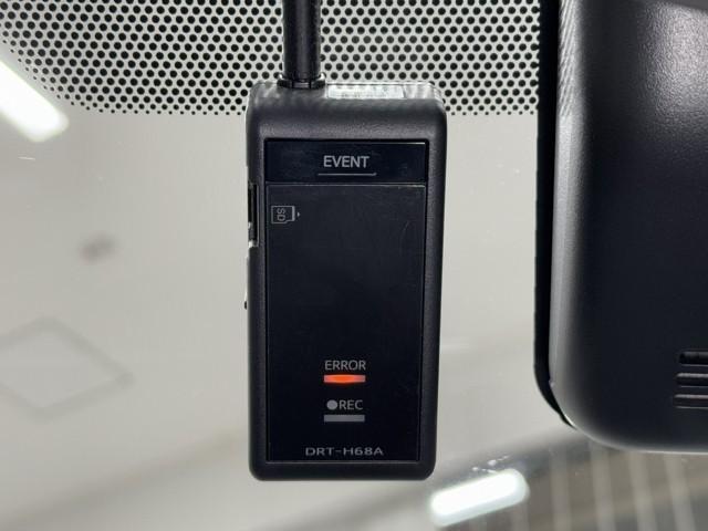 ヤリス Ｇ　点検記録簿　エアコン　スマートキー＆プッシュスタート　ドライブレコーダー　イモビ　横滑り防止システム　クルーズＣ　ＡＢＳ　パワーウィンドウ　パワーステアリング　Ｗエアバック　サイドエアバッグ（5枚目）