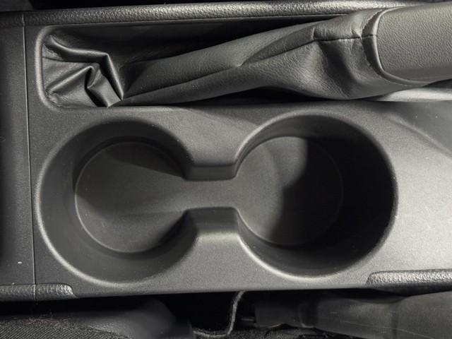 ヤリス Ｇ　点検記録簿　エアコン　スマートキー＆プッシュスタート　ドライブレコーダー　イモビ　横滑り防止システム　クルーズＣ　ＡＢＳ　パワーウィンドウ　パワーステアリング　Ｗエアバック　サイドエアバッグ（9枚目）