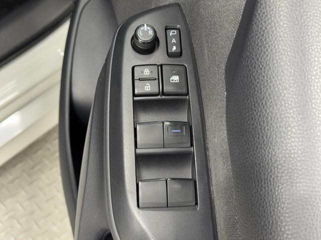 ヤリス Ｇ　点検記録簿　エアコン　スマートキー＆プッシュスタート　ドライブレコーダー　イモビ　横滑り防止システム　クルーズＣ　ＡＢＳ　パワーウィンドウ　パワーステアリング　Ｗエアバック　サイドエアバッグ（10枚目）