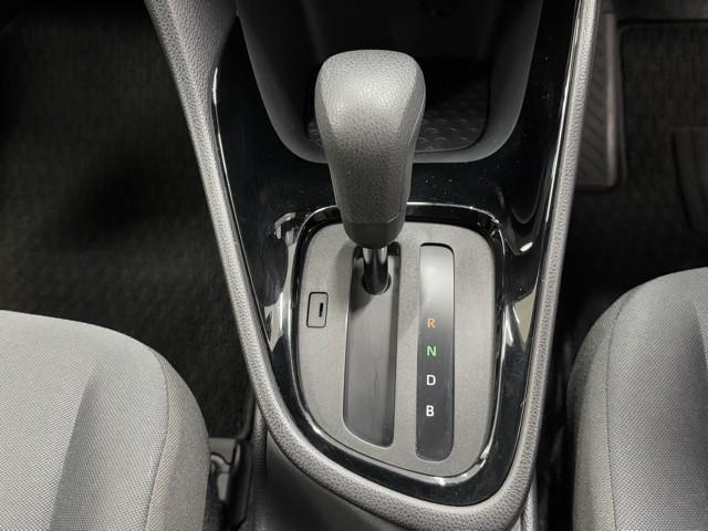 ヤリス Ｇ　点検記録簿　エアコン　スマートキー＆プッシュスタート　ドライブレコーダー　イモビ　横滑り防止システム　クルーズＣ　ＡＢＳ　パワーウィンドウ　パワーステアリング　Ｗエアバック　サイドエアバッグ（12枚目）