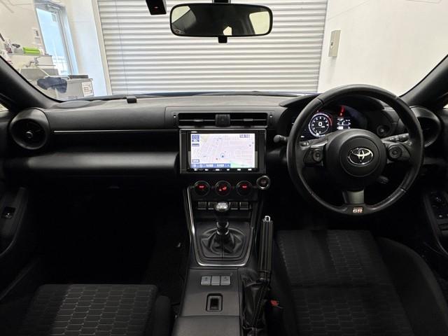 GR86 SZ 地上デジタル スマートキ- クルコン LEDヘッドライト ナビ&TV 横滑防止装置 ETC フルオートエアコン ドラレコ アルミ DVD再生 ミュージックプレイヤー接続可 盗難防止装置 記録簿 ABS(7枚目)