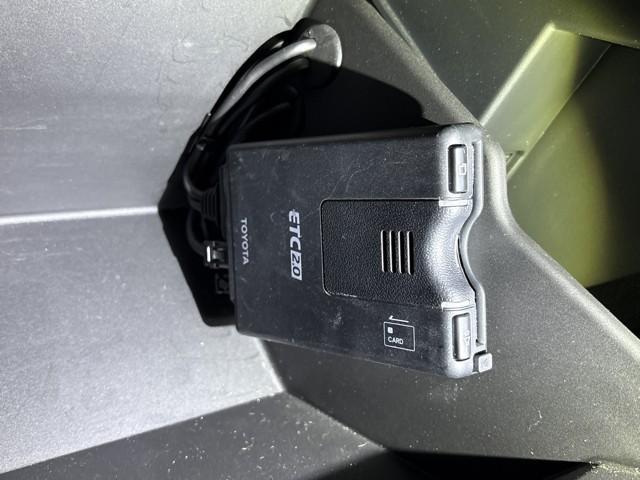 GR86 SZ 地上デジタル スマートキ- クルコン LEDヘッドライト ナビ&TV 横滑防止装置 ETC フルオートエアコン ドラレコ アルミ DVD再生 ミュージックプレイヤー接続可 盗難防止装置 記録簿 ABS(8枚目)