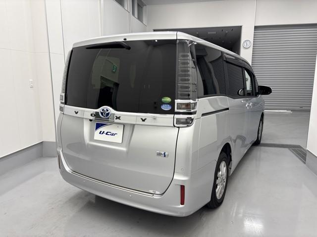 ヴォクシー ハイブリッドV スマートキープッシュスタート 盗難防止アラーム 記録簿有 DVD再生可 Bモニター オートクルーズ Wエアバック ナビTV ESC ETC車載器 リモコンキー PS LEDヘットライト フルフラット(4枚目)