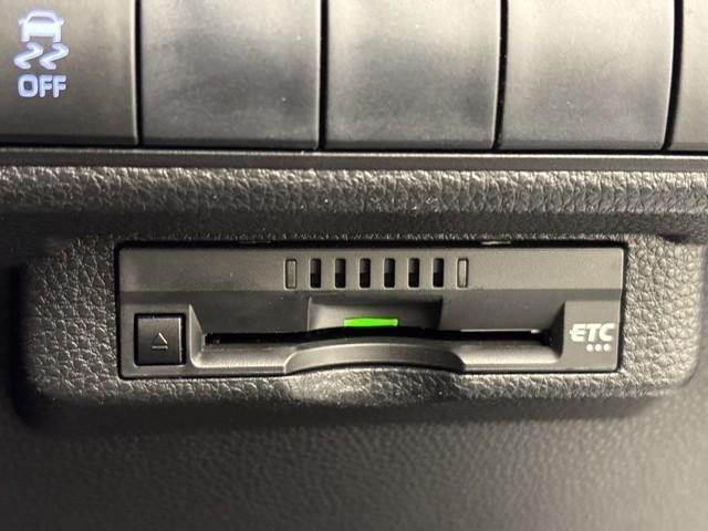 カローラスポーツ G AUX キーフリー バックモニター スマートキー 点検記録簿 クルコン フルセグテレビ アルミ DVD イモビライザー ABS ワンオーナー車 オートエアコン ナビTV サイドエアバック メモリーナビ(7枚目)