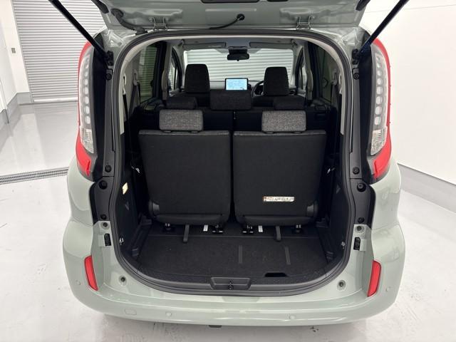 シエンタ ハイブリッドＺ　ＴＳＳ　ワンオーナ　エアバック　キーレスエントリー　ナビＴＶ　イモビライザー　整備記録簿　バックモニター　ＬＥＤヘッドライト　寒冷地　ＥＴＣ車載器　横滑り防止　スマートキー　オートエアコン　ＷＳＲＳ（11枚目）