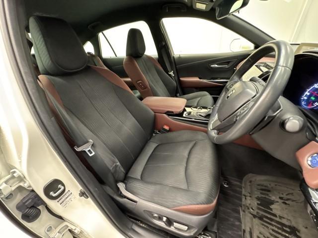 クラウンハイブリッド S Cパッケージ 衝突軽減B 盗難防止システム ワンオーナ エアバッグ クルコン Bカメラ LEDヘッドライト アイドリングストップ フルセグTV AC100V電源 スマートキー&プッシュスタート パワーシート アルミ(9枚目)