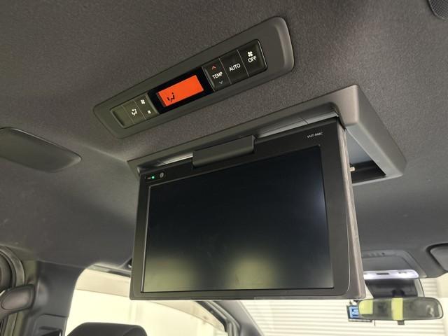 ヴォクシー ZS 煌 地上デジタル TSS 両側パワードア アイドリングストップ車 パワーウィンド 横滑防止 1オーナ 整備記録簿 DVD可 フルフラットシート 盗難防止装置 スマートエントリー Bカメラ AUX ETC(9枚目)