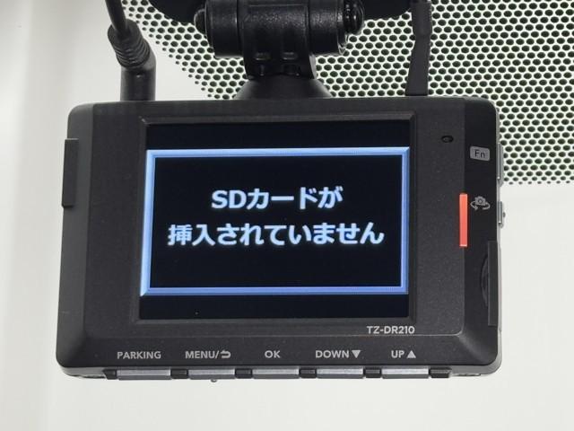 シエンタ ハイブリッドＸ　盗難防止　横滑り防止装置付　衝突軽減ブレーキ　スマキー　Ｂカメラ　メモリーナビ　ドライブレコーダー　ＥＴＣ　アイドリングストップ　ＡＢＳ　ワンオーナー　記録簿　フルフラット　クルコン　オートエアコン（8枚目）