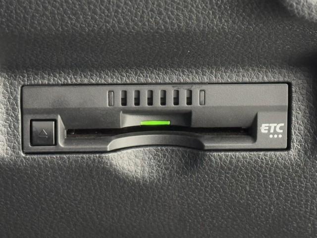 シエンタ ハイブリッドＸ　盗難防止　横滑り防止装置付　衝突軽減ブレーキ　スマキー　Ｂカメラ　メモリーナビ　ドライブレコーダー　ＥＴＣ　アイドリングストップ　ＡＢＳ　ワンオーナー　記録簿　フルフラット　クルコン　オートエアコン（9枚目）