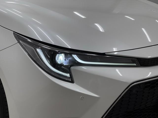 カローラツーリング ハイブリッド　ダブルバイビー　追突軽減ブレーキ　バックモニタ　横滑防止　スマキー　ＬＥＤライト　Ａストップ　デュアルエアバッグ　エアコン　オートクルーズ　サイドエアバッグ　ＥＴＣ付　ナビ　ＰＳ　キーフリー　ＡＢＳ　エアバック（17枚目）