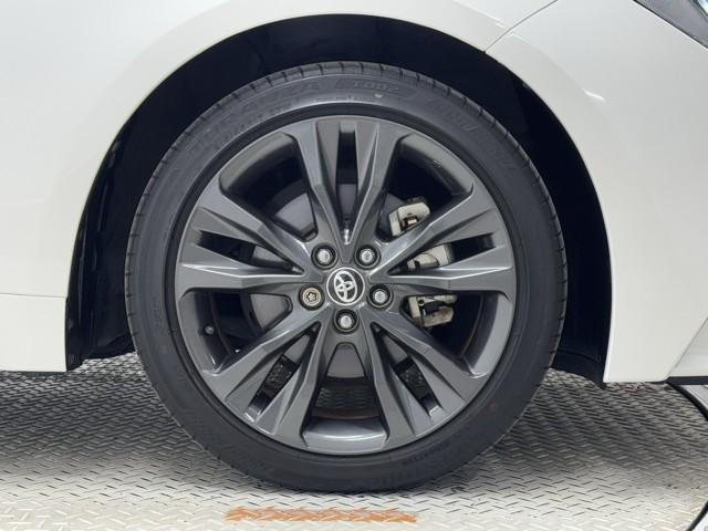 カローラツーリング ハイブリッド　ダブルバイビー　追突軽減ブレーキ　バックモニタ　横滑防止　スマキー　ＬＥＤライト　Ａストップ　デュアルエアバッグ　エアコン　オートクルーズ　サイドエアバッグ　ＥＴＣ付　ナビ　ＰＳ　キーフリー　ＡＢＳ　エアバック（18枚目）