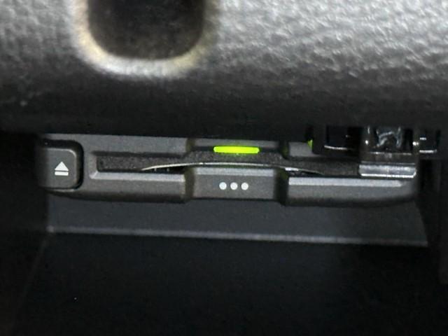 プロボックス ＧＬ　Ｐウインド　記録簿　デュアルエアバッグ　ブレーキサポート　ナビ＆ＴＶ　ワイヤレスキー　四駆　マニュアルエアコン　ＥＴＣ車載器　ＡＵＸ　パワーステアリング　エアバック　横滑り防止　メモリーナビ　ＡＢＳ（8枚目）