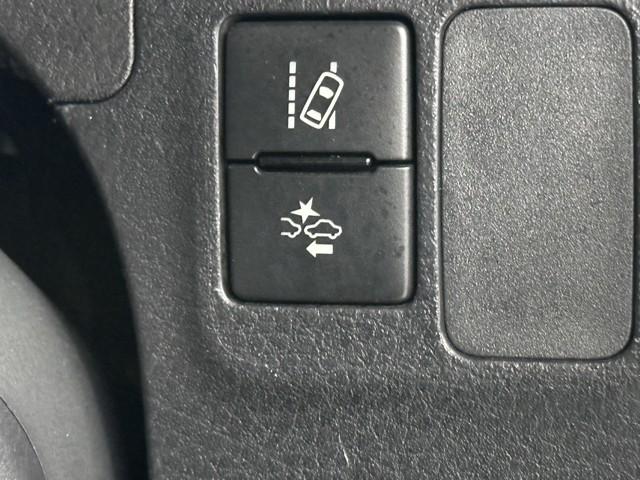 プロボックス ＧＬ　Ｐウインド　記録簿　デュアルエアバッグ　ブレーキサポート　ナビ＆ＴＶ　ワイヤレスキー　四駆　マニュアルエアコン　ＥＴＣ車載器　ＡＵＸ　パワーステアリング　エアバック　横滑り防止　メモリーナビ　ＡＢＳ（12枚目）