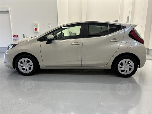 アクア Ｇ　ワンオーナ　ＶＳＣ　衝突軽減ブレーキ　メモリナビ　アイドルストップ　バックモニター　ＬＥＤ　クルーズコントロール　スマートキー　ＥＴＣ車載器　ＡＣ１００Ｖ　ドライブレコーダー　ナビ　パワーウィンドウ（5枚目）