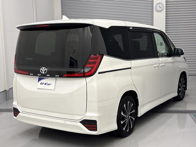 ノア Ｓ－Ｚ　アルミホイール　デュアルエアコン　クルーズコントロール　記録簿　盗難防止装置　ＬＥＤライト　両側自動ドア　メモリーナビ　キーレス　横滑り防止　ナビＴＶ　ワンオーナー　三列シート　ＤＶＤ再生　エアコン（4枚目）