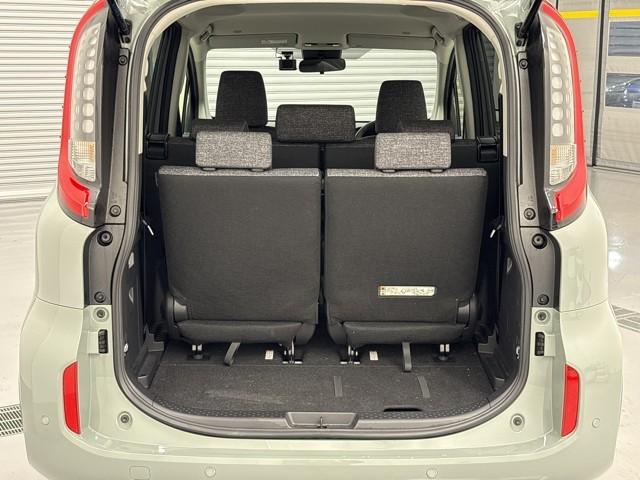 シエンタ Ｚ　１オ－ナ－　Ｗ電動ドア　ナビ　イモビ　クルーズＣ　ＬＥＤヘッドランプ　ＥＴＣ　　横滑り防止機能　メモリーナビ　パワーウィンドウ　記録簿　エアバック　ＡＢＳ　ドラレコ　カーテンエアバック　三列シート（11枚目）